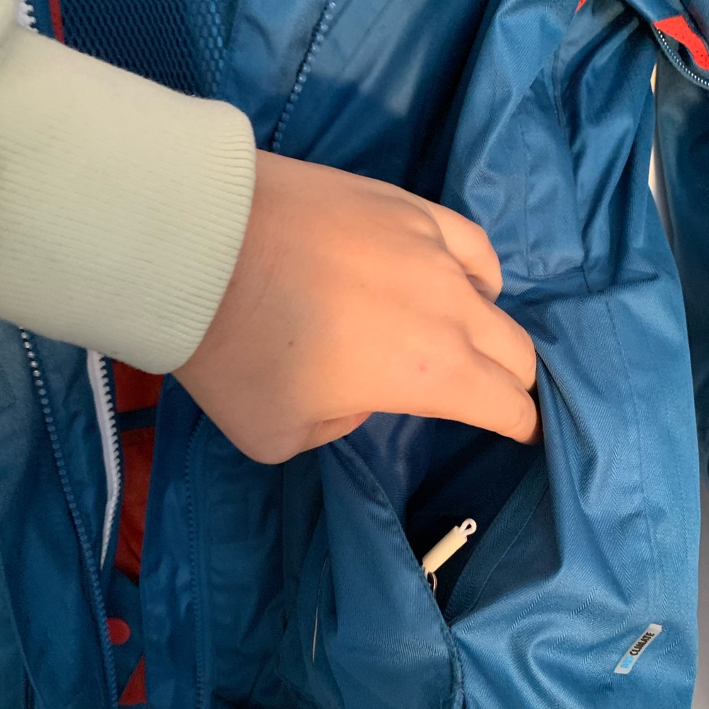 Ski jacket / Snowboard jacket - Picture 8 of 16